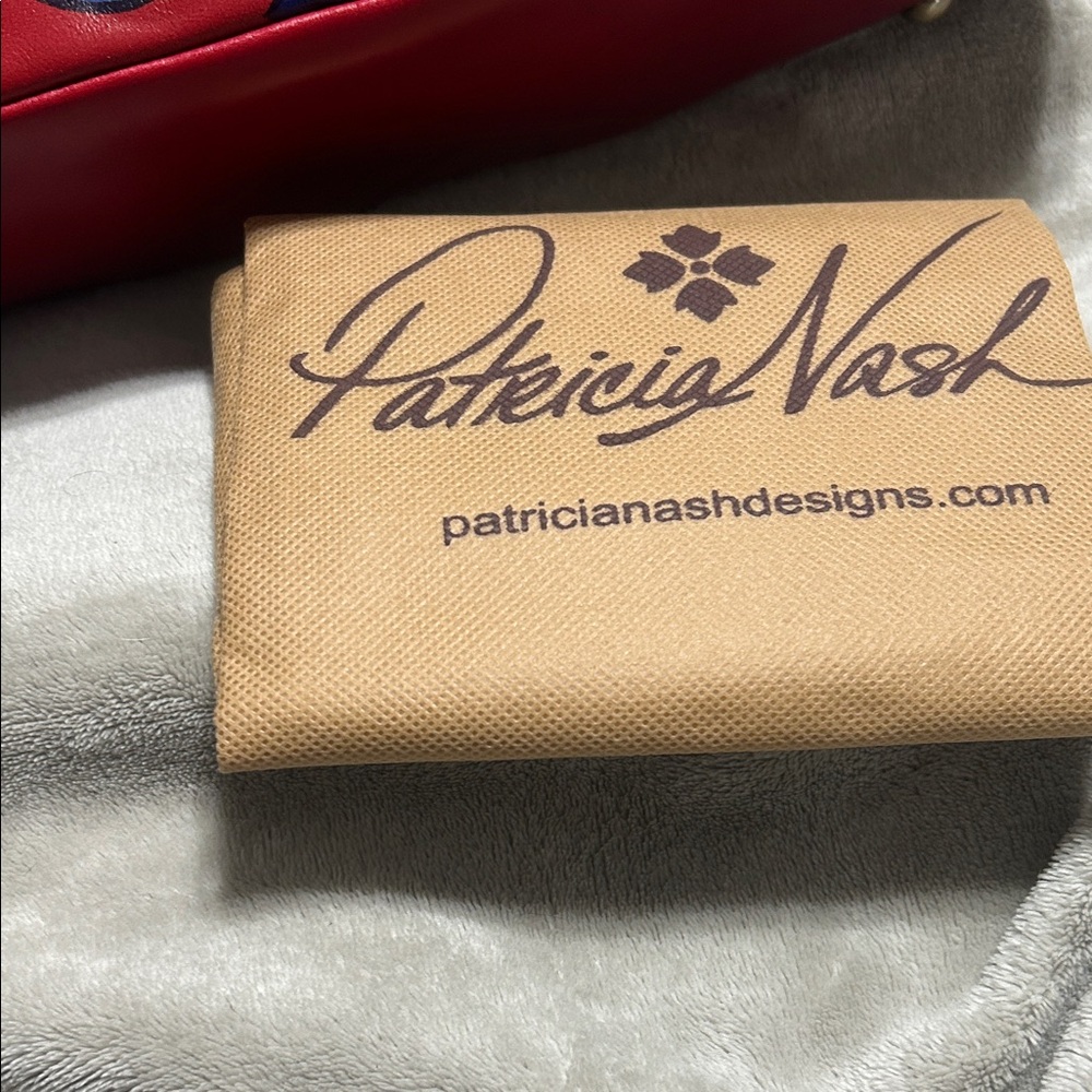 Patricia Nash Red and Blue Floral Shoulder Bag - Picture 4 of 5